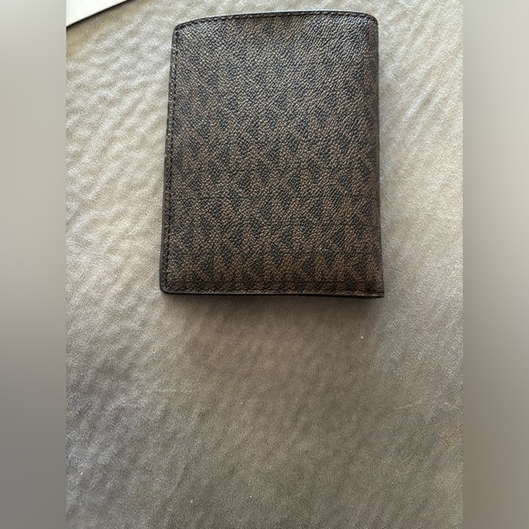 MK Wallet - Picture 3 of 3